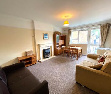 3 bedroom flat to rent - Photo 6