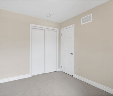 For Lease - 12 Marvin Avenue, Oakville, Ontario - Photo 6