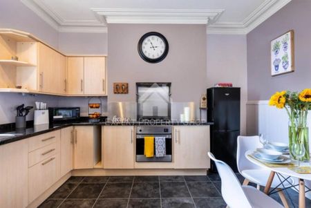 1 bedroom in a house share to rent - Photo 2
