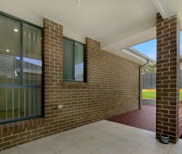 11 Andrew Street, Grantham Farm NSW 2765 - House For Rent | Domain - Photo 2