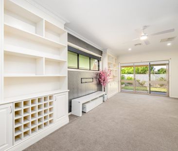 BEAUTIFUL FAMILY HOME - Photo 1