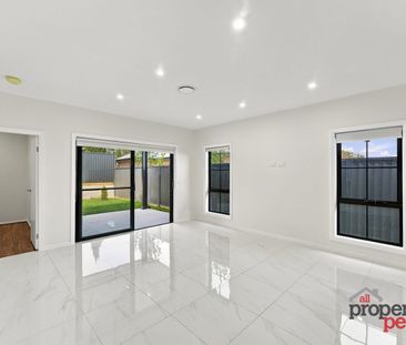 Modern & Spacious Family Home - Photo 1