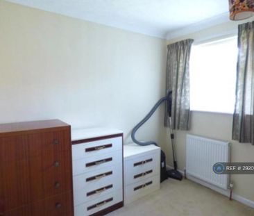 4 bedroom end of terrace house to rent - Photo 3