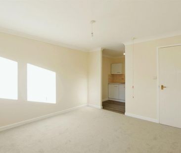 1 bedroom retirement property to rent - Photo 5