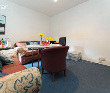 4 bedroom terraced house to rent - Photo 1