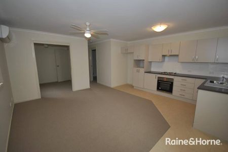 MODERN LIVING - Photo 3