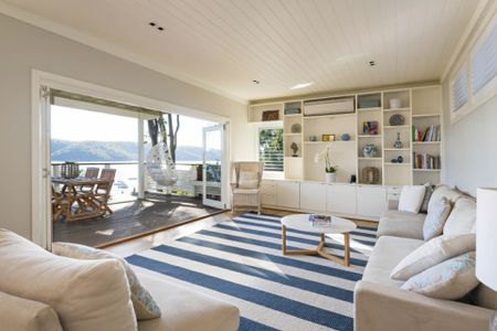 4 Bedroom Waterfront Home with Direct Water Access - Photo 2