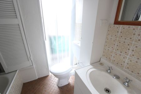 Walking Distance to Liverpool CBD - Photo 3