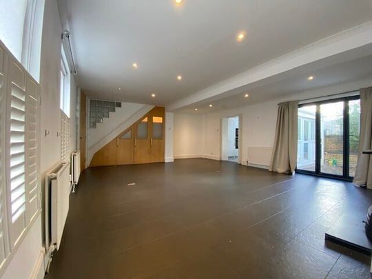 Westfield Place, Bristol - Photo 1