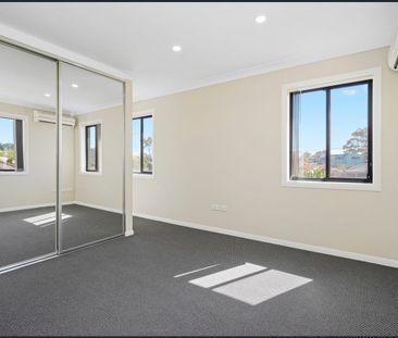 Beautiful Family Home! - Photo 2