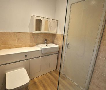 2 bedroom semi-detached bungalow to rent - Photo 4