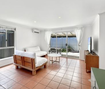 Beautiful, Light Filled Unit in Prime Location - Photo 5