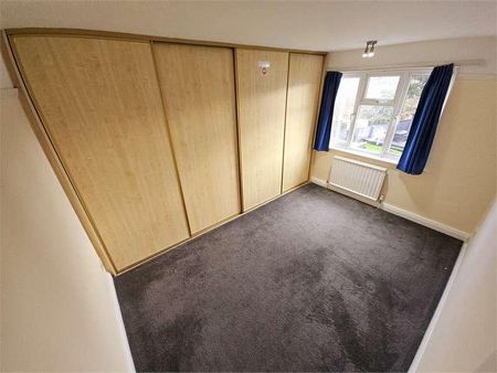 Earls Hall Avenue, Southend On Sea, Southend On Sea, Essex, SS2 - Photo 5