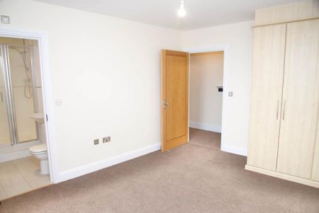 2 bedroom apartment to rent - Photo 4