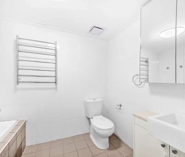 Stylish & Convenient Living in the Heart of Cromer - Photo 3