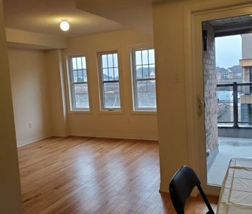 Three bedroom townhouse for.rent Bowmanville - Photo 4