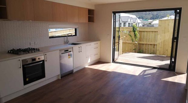 Modern Two-Story Townhouse with Sunny Courtyard - Photo 1