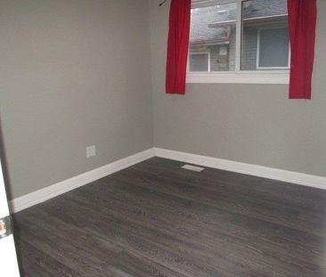 For Lease - 859 Scarborough Golf Club Road Unit# Main, Toronto, Ont... - Photo 3