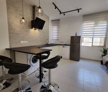 Carrer Sants Just i Pastor, Valencia, Valencian Community 46022 - Photo 4