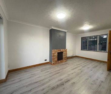 Purley Way, Frimley, Camberley, Surrey, GU16 - Photo 3