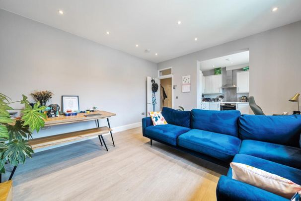 2 bedroom flat to rent - Photo 1