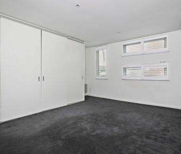Spacious Two-Bedroom Townhouse in Prime South Yarra Location - Photo 1