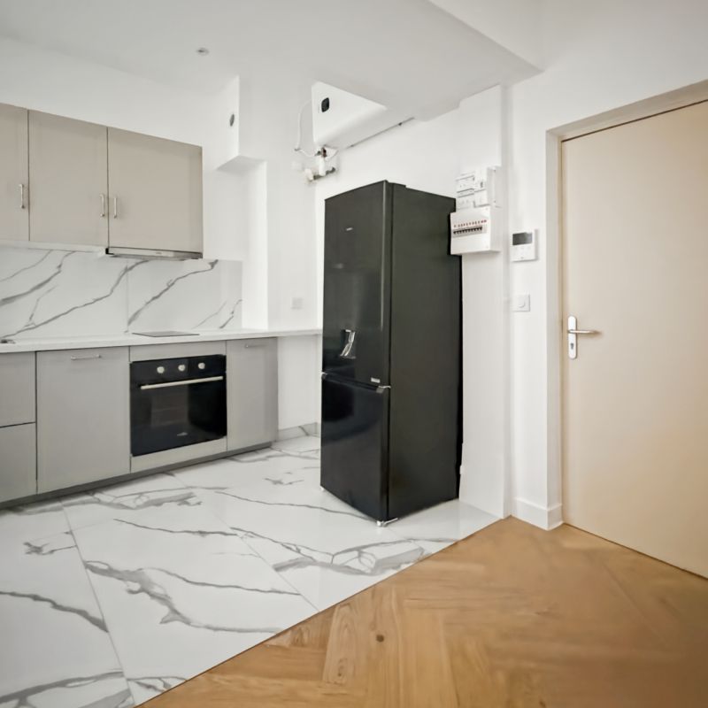 À Louer Petit T2 de 20,70m2 rénové avec climatisation Ru - Photo 1
