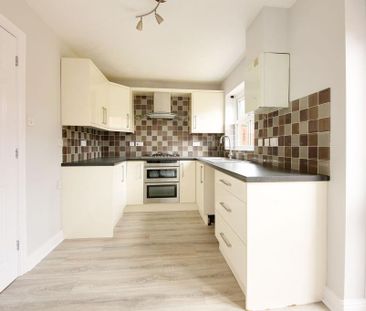 3 bedroom detached house to rent - Photo 2