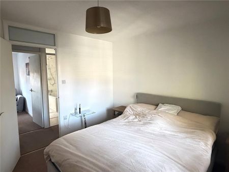 2 bedroom end of terrace house to rent - Photo 5