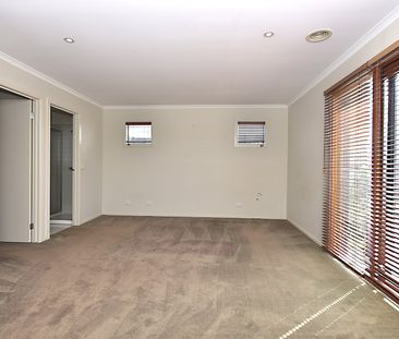 Charming 3-Bedroom Townhouse in Prime Keysborough Location - Photo 1