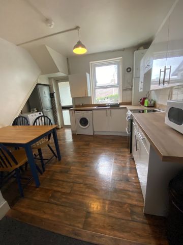 4 Bed Terraced House, Franklin Street, BN2 - Photo 5