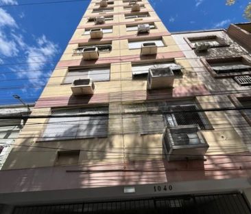 Apartamento com 1 quarto e 35m² para alugar em Centro Histórico, Po... - Foto 1
