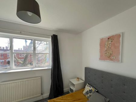 1 bedroom in a house share to rent - Photo 5