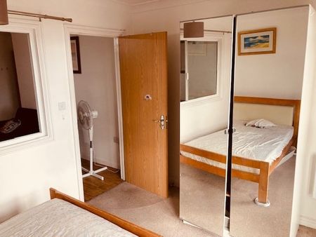 3 Bed Flat, Kennet Street, RG1 - Photo 3