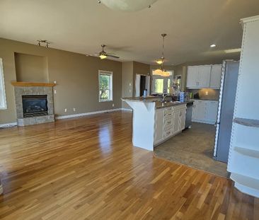 “The Terraces” in Peachland! 4 bd, 3 bath - Photo 5