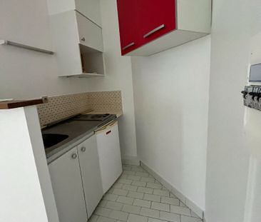 Appartement Paris 1 pièce(s) 18.79 m2 VIDE - Photo 3