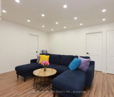 19 BETTY BOULEVARD - Photo 2