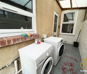 4 bedroom terraced house to rent - Photo 4