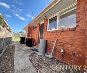 Cool, Calm & Convenient in Noble Park - Photo 3