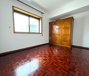 Apartamento com dois quartos, varanda e lugar de garagem em Aver-o-... - Photo 3