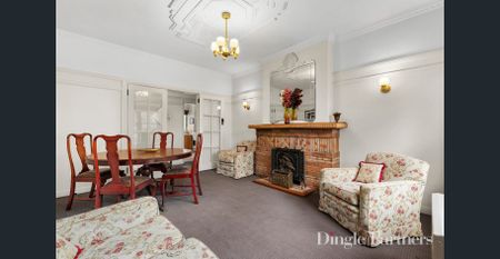 Stylish Inner-City Living With Top Floor Views! - Photo 2