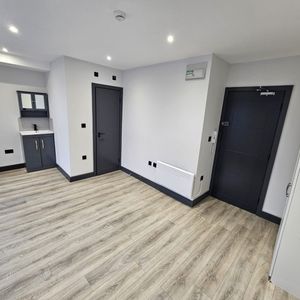 Studio Flat, Brownhill Road, SE6 - Photo 2