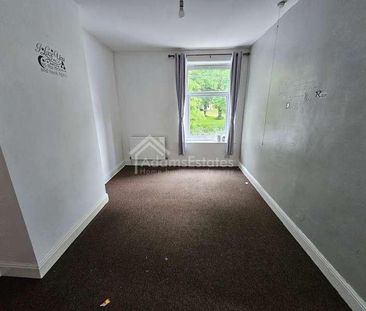 Healy Lane, Batley, WF17 - Photo 3