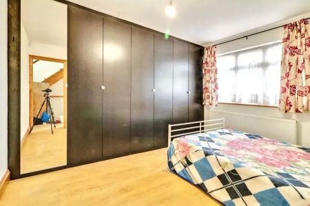 3 bedroom maisonette to rent - Photo 4