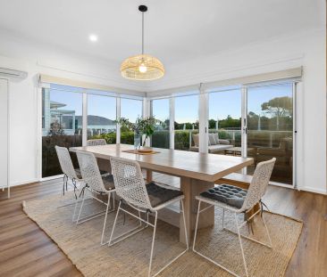 Coastal Comfort on Marine Drive - Available furnished or unfurnished - Photo 3