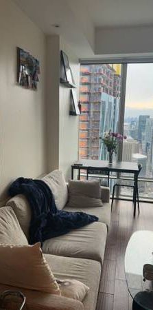 Chic Furnished 1b/1b + Den Sunset View Condo in Downtown Toronto, - Photo 1