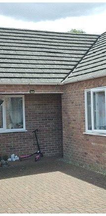 2 bedroom bungalow to rent - Photo 2