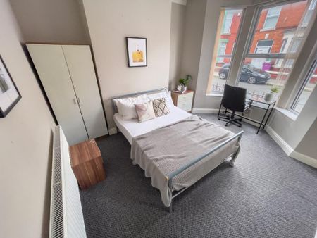 4 bedroom terraced house to rent - Photo 2