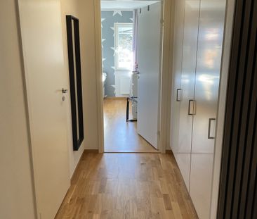 Modern 4:a med härlig utsikt - Photo 2