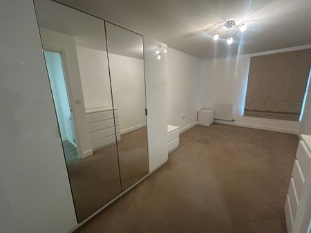 Bridge Road East, Welwyn Garden City - Photo 2